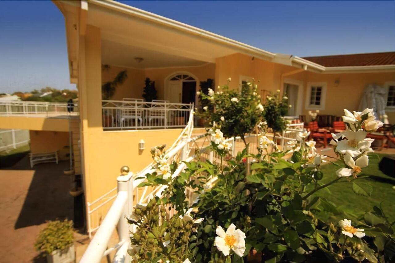 Villa Moringa Guesthouse Windhoek Exterior photo