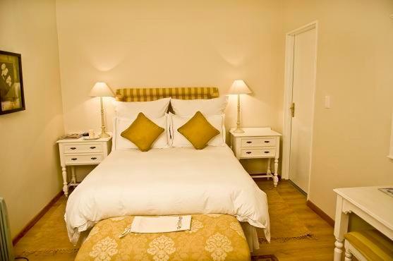 Villa Moringa Guesthouse Windhoek Exterior photo