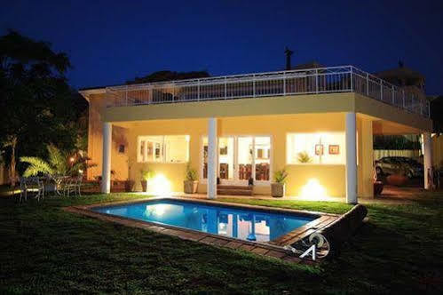 Villa Moringa Guesthouse Windhoek Exterior photo